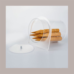 Porta Coni in Plexiglass Trasparente Inclinato con Supporto e Coperchio Ideale per Gelaterie 30x37h32 cm [3b5171be]