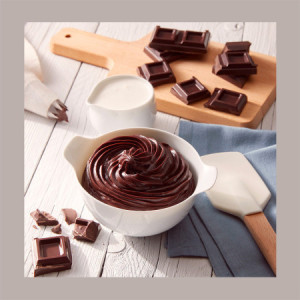 Crema Spalmabile Farcitura al gusto di Cioccolato Fondente Squeezita 2 Kg [19554a04]