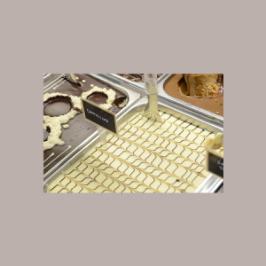Loveria Crema Spalmabile al Gusto di Cioccolato Bianco ideale per Gelato Leagel 5,5 Kg